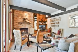 Χώρος καθιστικού στο Tamarisk Après Condo: Walk to Slopes/Town