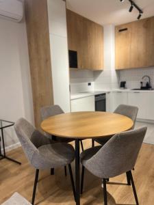 Kuchyň nebo kuchyňský kout v ubytování Apartament NP