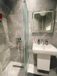 Bagno di AJ Apartments - Hidden Gem in front of Taiwan Center