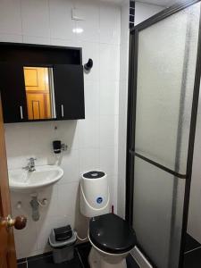 Koupelna v ubytování Apartamento Entero Sector Exclusivo De Zipaquira