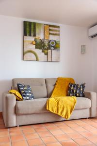 Coin salon dans l'établissement Appartements avec vue mer à Tartane