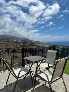 Příroda nedaleko venkovského domu