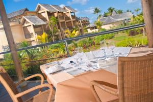 Rõdu või terrass majutusasutuses Jalsa Beach Hotel & Spa