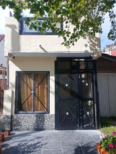 Tòa nhà nơi căn hộ tọa lạc