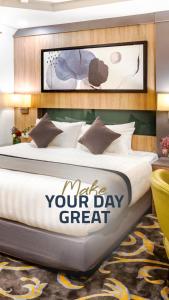 Ένα ή περισσότερα κρεβάτια σε δωμάτιο στο Laten Suites Prince Sultan