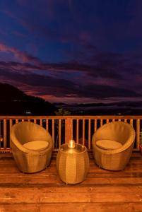 The Devan Wood Resort的阳台或露台