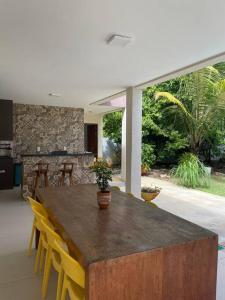 Dapur atau dapur kecil di Maison Tropicana Águas de Sauípe Piscina Privativa e Praia a 5 Minutos