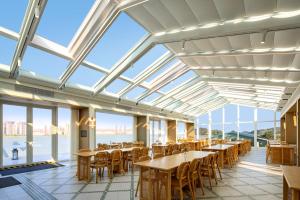 Restaurace v ubytování 汕头妈屿蓝MASULAND Sea View Hotel