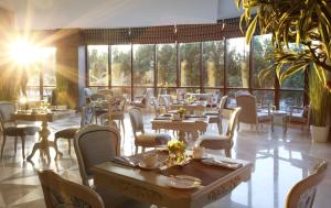 Un restaurante o sitio para comer en Spectrums Sari Jeddah