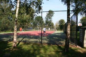 Tenis a/nebo squash v ubytování It wiide sicht nebo okolí