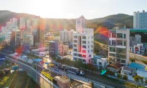 산 경관 또는 홀리데이 홈에서 바라본 산 전망