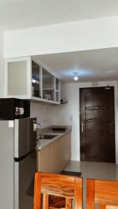 Studio Unit near Mines View Park, Baguio City的厨房或小厨房