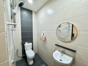 Luxury Holiday Home with Private Pool Langkawi by Zervin的一间浴室
