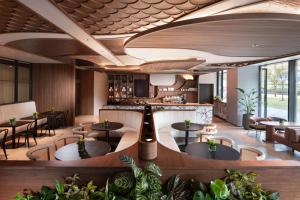 Canopy By Hilton Osaka Umeda的休息区