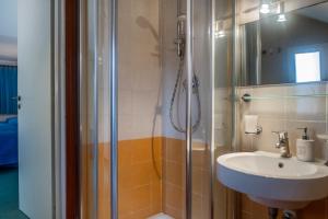 Ένα μπάνιο στο Villetta Indipendente Castiglione +26 φωτογραφίες