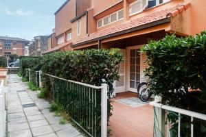 Το κτήριο όπου στεγάζεται  η παραθεριστική κατοικία