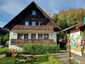 Galeriebild der Unterkunft Ferienwohnung-Klein-Holland-Harz-4-Personen-mit-umfangreichen-Freizeiteinrichtungen-im-Innen-und-Aussenbereich-im-attraktiven-Harz in Herzberg am Harz