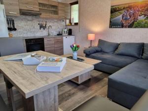 Galeriebild der Unterkunft Ferienwohnung-Klein-Holland-Harz-4-Personen-mit-umfangreichen-Freizeiteinrichtungen-im-Innen-und-Aussenbereich-im-attraktiven-Harz in Herzberg am Harz + 37 Fotos