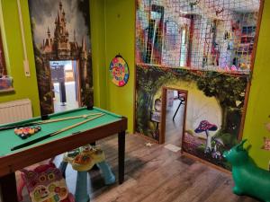 Galeriebild der Unterkunft Ferienwohnung-Klein-Holland-Harz-4-Personen-mit-umfangreichen-Freizeiteinrichtungen-im-Innen-und-Aussenbereich-im-attraktiven-Harz in Herzberg am Harz