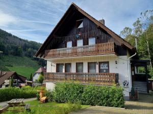 Galeriebild der Unterkunft Ferienwohnung-Klein-Holland-Harz-4-Personen-mit-umfangreichen-Freizeiteinrichtungen-im-Innen-und-Aussenbereich-im-attraktiven-Harz in Herzberg am Harz