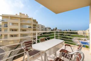 En balkon eller terrasse på Villa Marachique 205