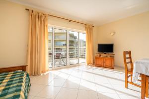 Et tv og/eller underholdning på Villa Marachique 205