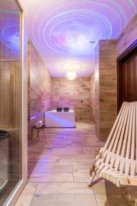 Posteľ alebo postele v izbe v ubytovaní Folkowy Dworek SPA & Fun