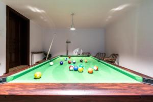 Biliardový stôl v ubytovaní Folkowy Dworek SPA & Fun