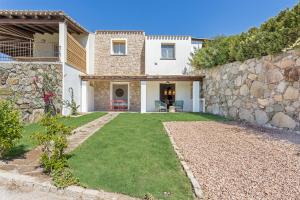 Το κτήριο όπου στεγάζεται  η παραθεριστική κατοικία