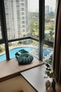 Πισίνα στο ή κοντά στο Danga Bay - 2BR Timber Lounge - Dryer - Netflix
