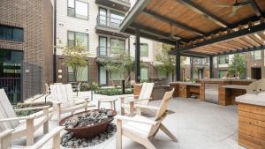 Sân trong/khu vực ngoài trời tại The Westerly Apartments in Dallas