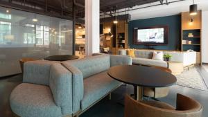 Khu vực ghế ngồi tại The Westerly Apartments in Dallas
