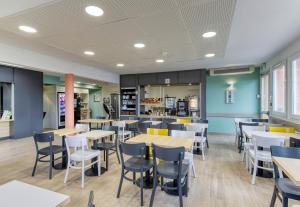 Restaurace v ubytování B&B HOTEL Clermont-Ferrand Gerzat