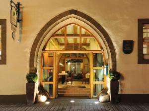 The facade or entrance of Mercure Hotel Erfurt Altstadt