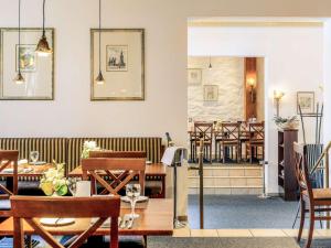 A seating area at Mercure Hotel Erfurt Altstadt