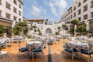 Reštaurácia alebo iné gastronomické zariadenie v ubytovaní Mac Puerto Marina Benalmádena