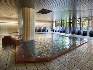 Bazén v ubytování Grand Mercure Lake Biwa Resort & Spa nebo v jeho okolí