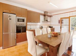 Η κουζίνα ή μικρή κουζίνα στο Villa Sa Cuina