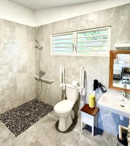Pare LODGE TAHITI的一间浴室