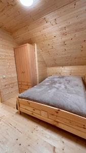 Posteľ alebo postele v izbe v ubytovaní Wellness House Prague Pohádkový Ráj