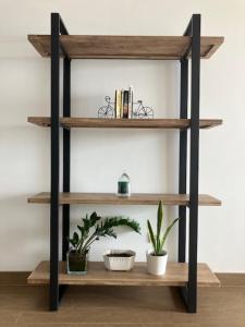 Perpustakaan di apartmen