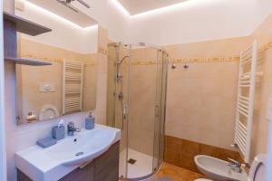 Ένα μπάνιο στο Atene Bilocale in affitto breve