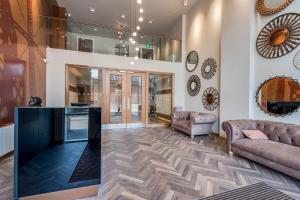Η κουζίνα ή μικρή κουζίνα στο 2BR Luxury Flat Belfast City Centre , free snacks & free Netflix +5 φωτογραφίες