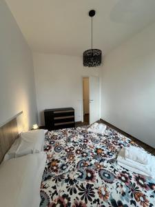 Ένα ή περισσότερα κρεβάτια σε δωμάτιο στο River View Apartment - TWA