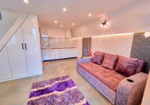 Kuchyň nebo kuchyňský kout v ubytování Cucuu Nest Villa Coonoor by VOYE HOMES