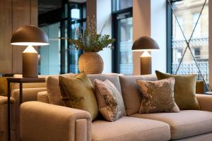 The Resident Edinburgh的休息区
