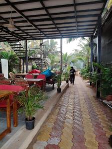 Madhu Huts Agonda外面的花园