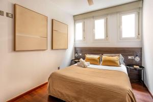 Postel nebo postele na pokoji v ubytování Ronda Sant Pere Private City Center 3Bedroom Suite B + 5 fotografií