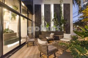 Posezení v ubytování Elegant Apt Near Shopping Del Sol And La Galeria