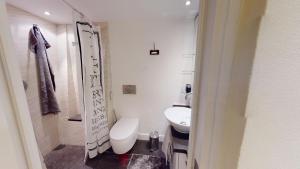 Ένα μπάνιο στο Apartment Roseg +10 φωτογραφίες